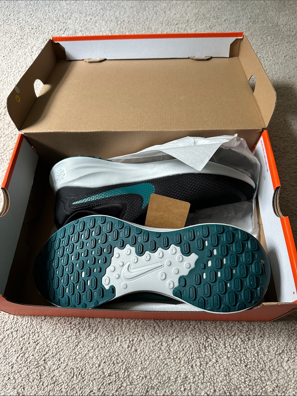 Nike Black and Teal Men's Running Shoes Revolution 7 NWT - Picture 3 of 5